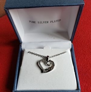 Mom engraved silver necklace